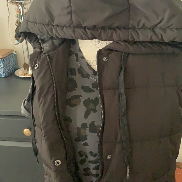 Jacqueline de Yong Black mid length vest - Picture 6 of 14